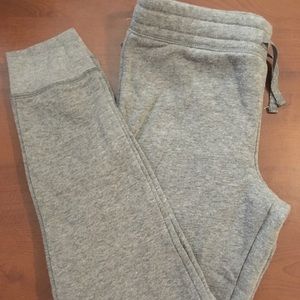 Athletic joggers